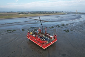 ARAN 250 jack up platform was specially configured for shallow operations